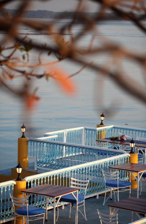Bloom Boutique Waterfront Fort Kochi Exterior foto